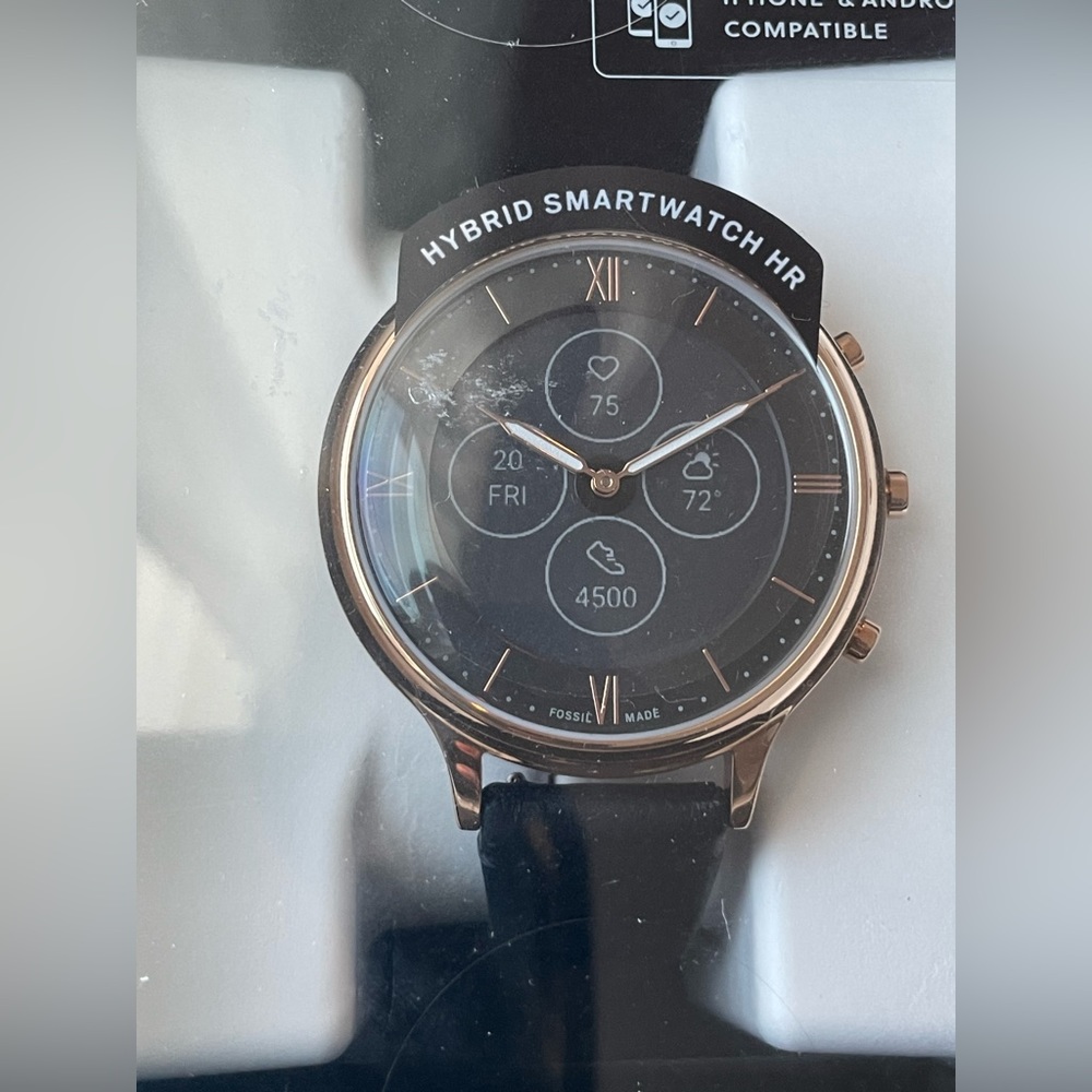 FOSSIL
HYBRID HR SMARTWATCHES